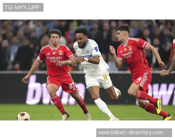 欧联杯激战本菲卡与利物浦战成平局全场精彩瞬间回顾